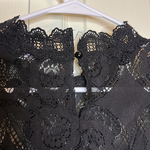 Guyueqiqin Cute Lace Ruffle Turkoise Neck Black Long Sleeve Blouse Size Large - Picture 6 of 7